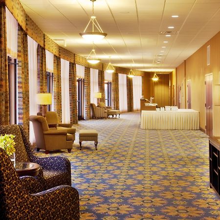 Holiday Inn Quincy By Ihg Ngoại thất bức ảnh