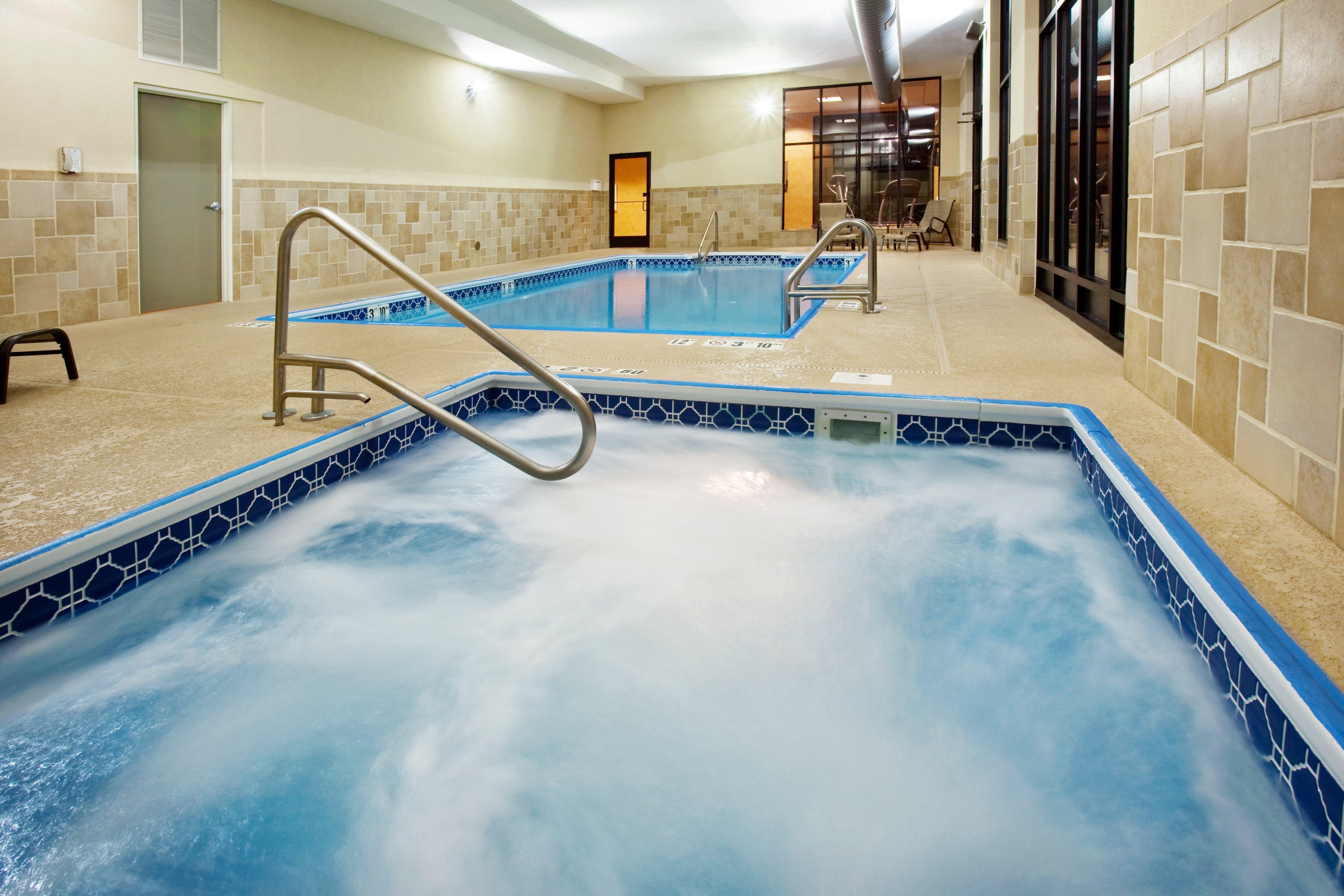Holiday Inn Quincy By Ihg Ngoại thất bức ảnh
