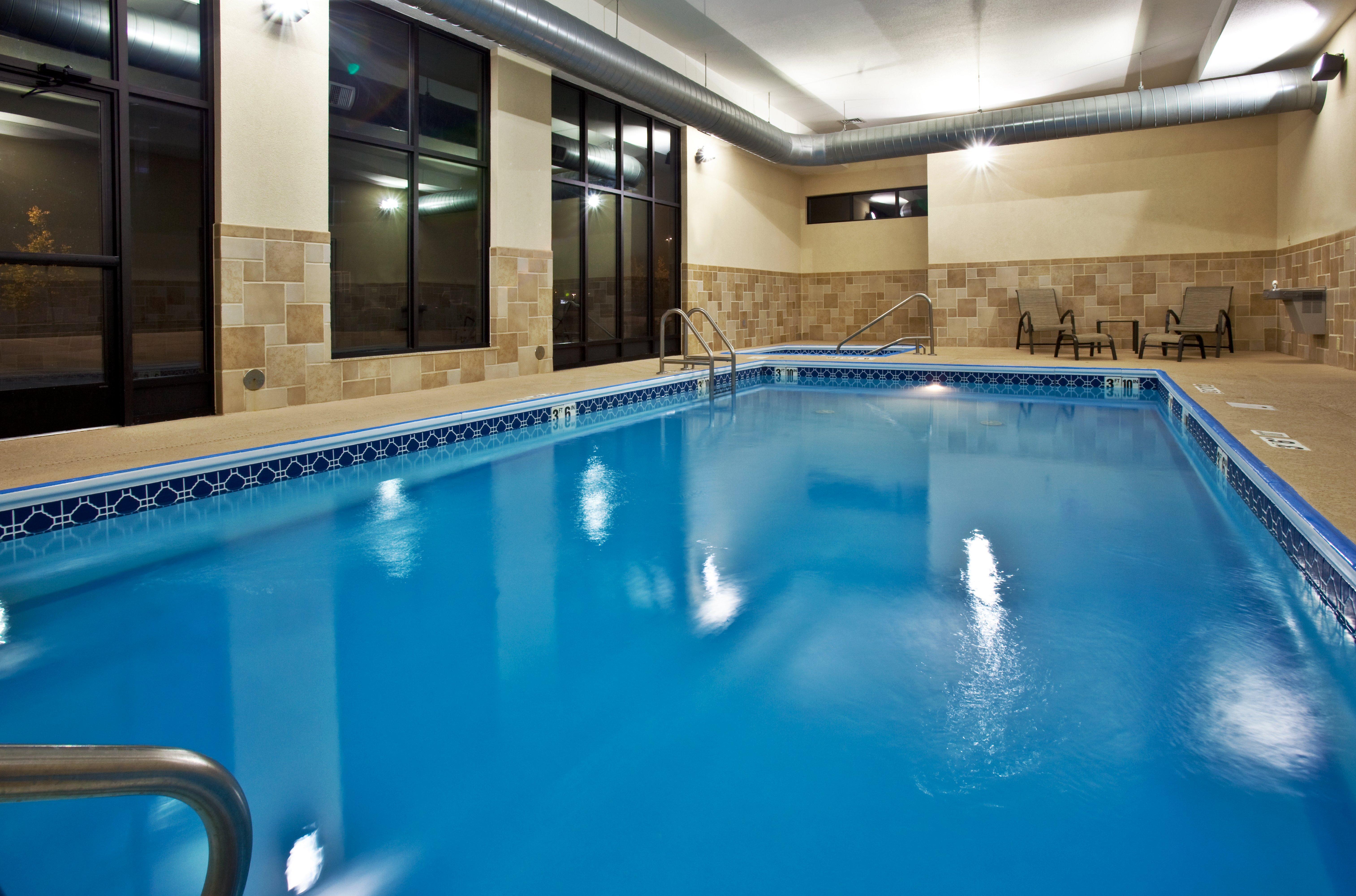 Holiday Inn Quincy By Ihg Ngoại thất bức ảnh