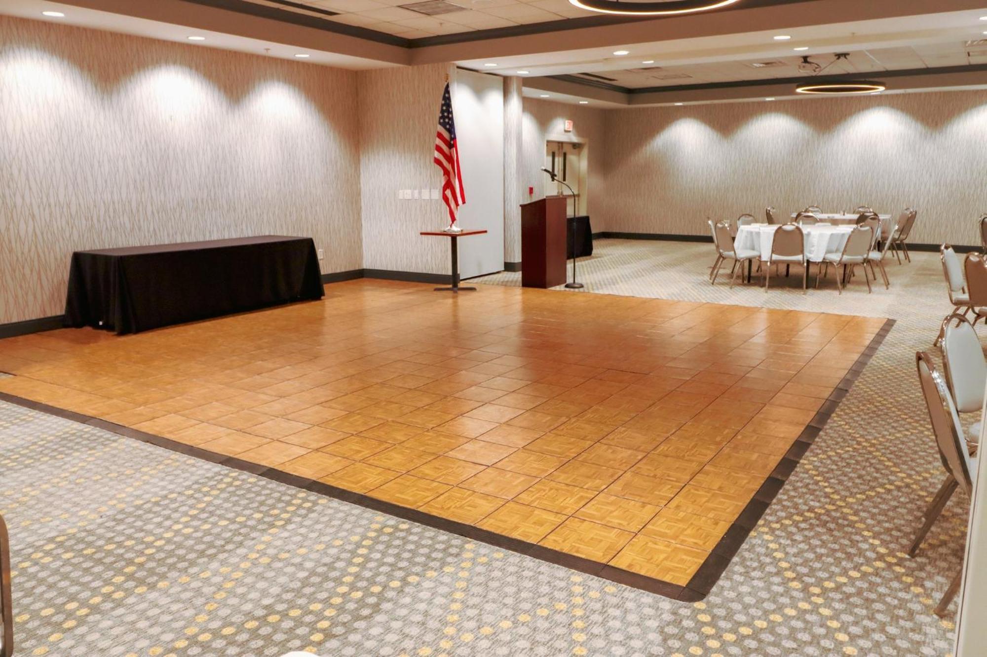 Holiday Inn Quincy By Ihg Ngoại thất bức ảnh