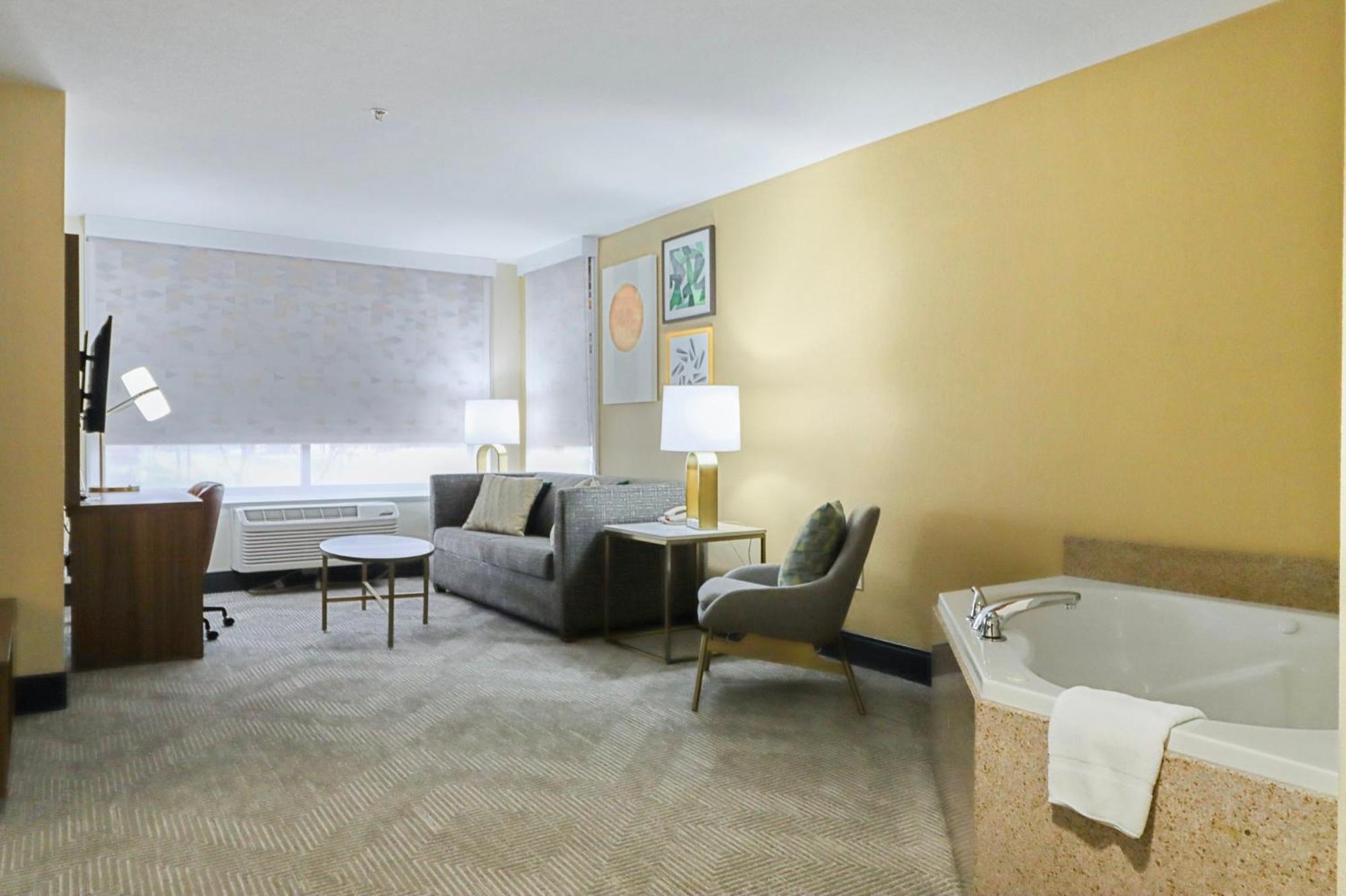 Holiday Inn Quincy By Ihg Ngoại thất bức ảnh
