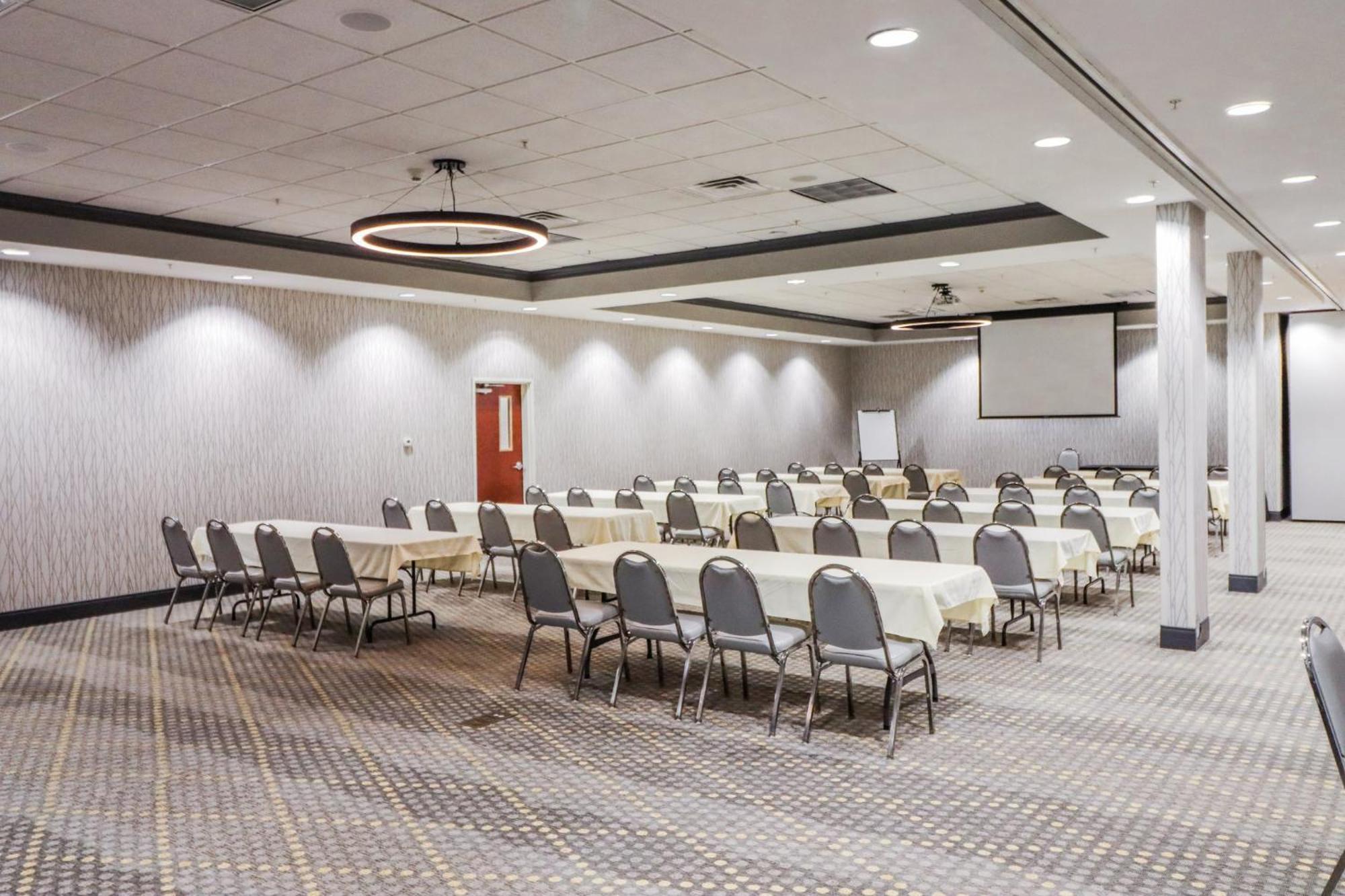 Holiday Inn Quincy By Ihg Ngoại thất bức ảnh