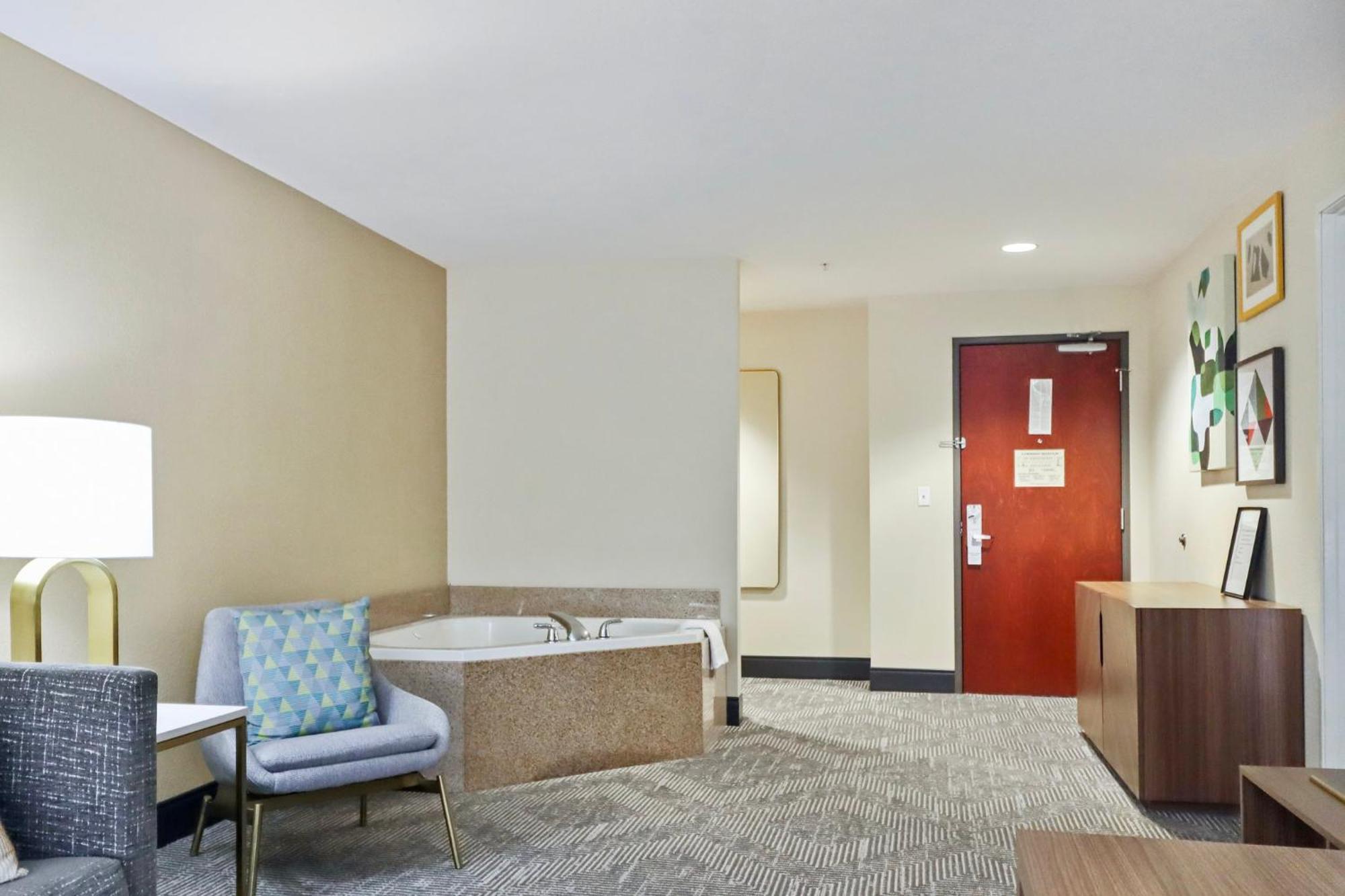 Holiday Inn Quincy By Ihg Ngoại thất bức ảnh