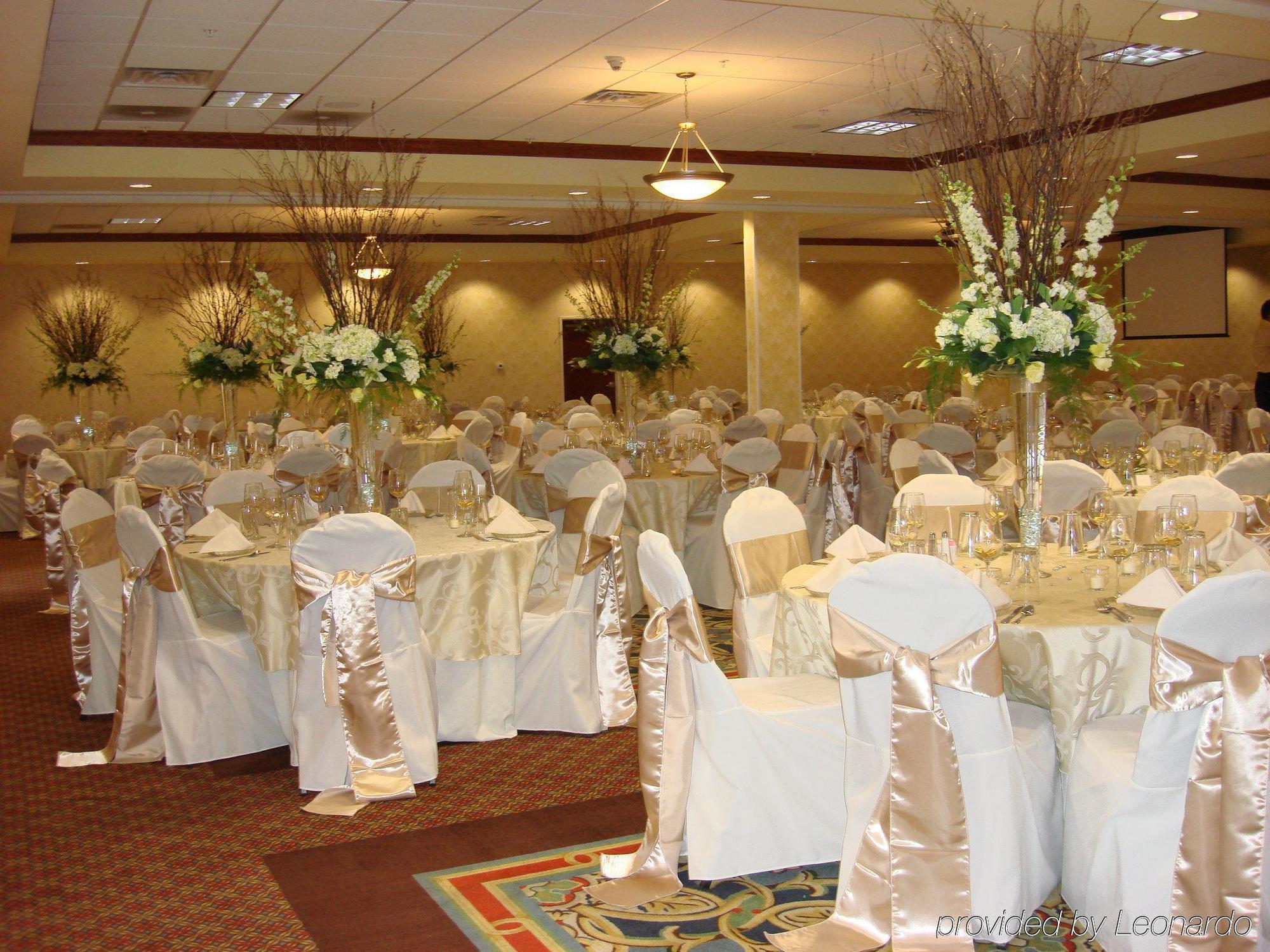Holiday Inn Quincy By Ihg Ngoại thất bức ảnh