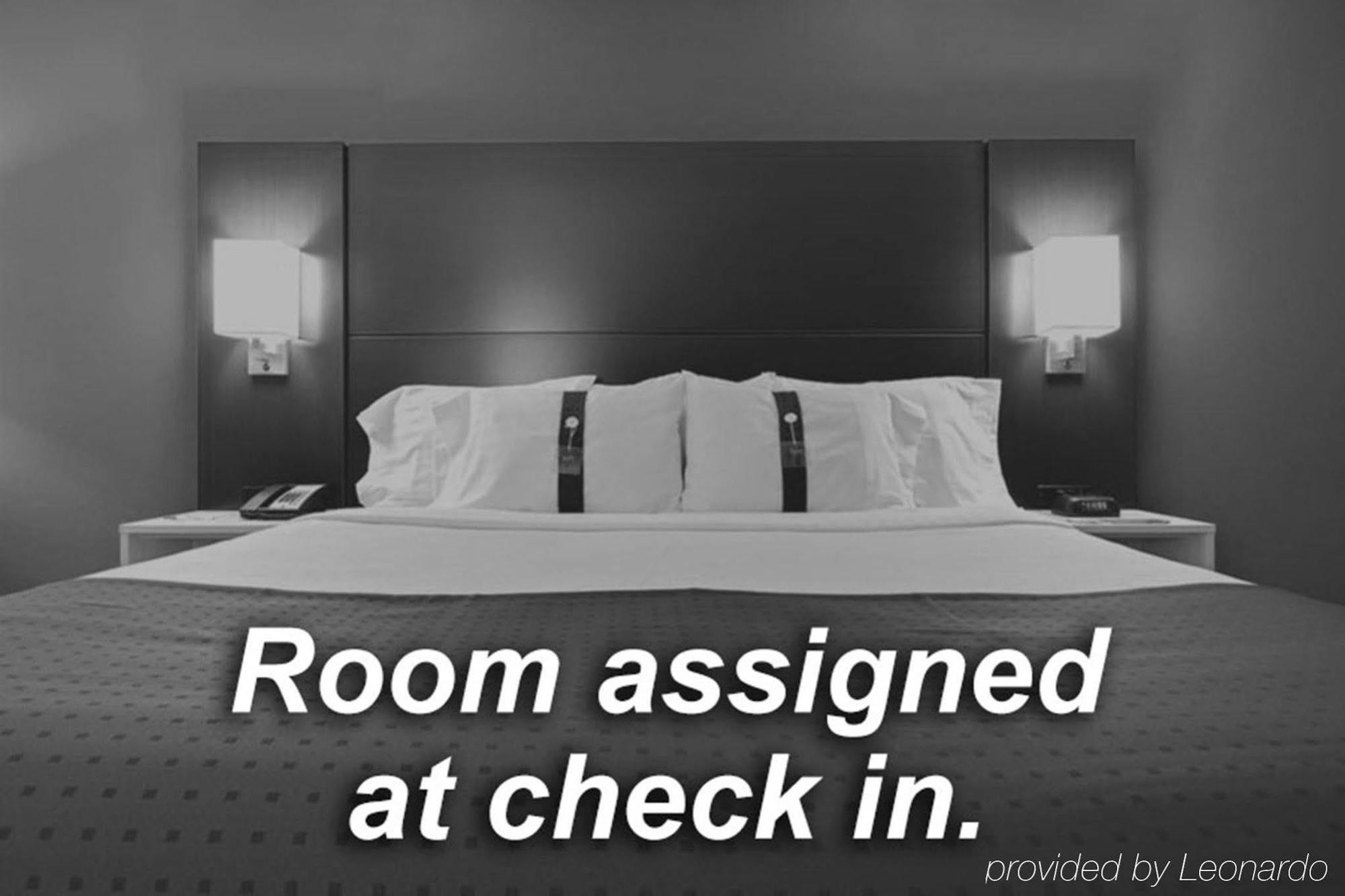 Holiday Inn Quincy By Ihg Ngoại thất bức ảnh